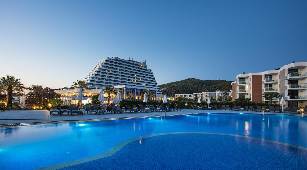 PALM WİNGS EPHESUS BEACH ROSERT & SPA